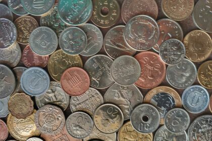 Comparing Savings Interest Rates: US Bank vs Capital One