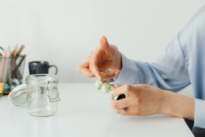 Chase vs Capital One: Which Bank Offers Better Savings Interest Rates?