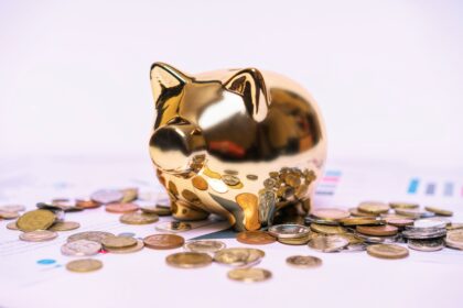 Chase vs LendingClub: A Comprehensive Comparison of Savings Interest Rates