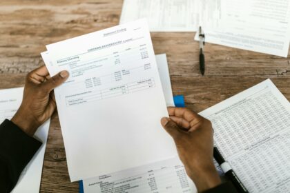 Comparing Varo and Current Checking Accounts: A Comprehensive Review