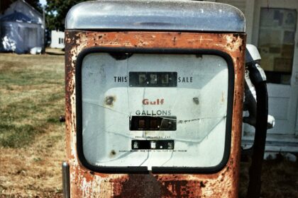 A Record Jump in U.S. Gasoline Prices Is Squeezing Consumers