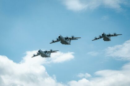 Downed Planes Spell New Peril for Trump as Tehran Hunts Missing US Pilot