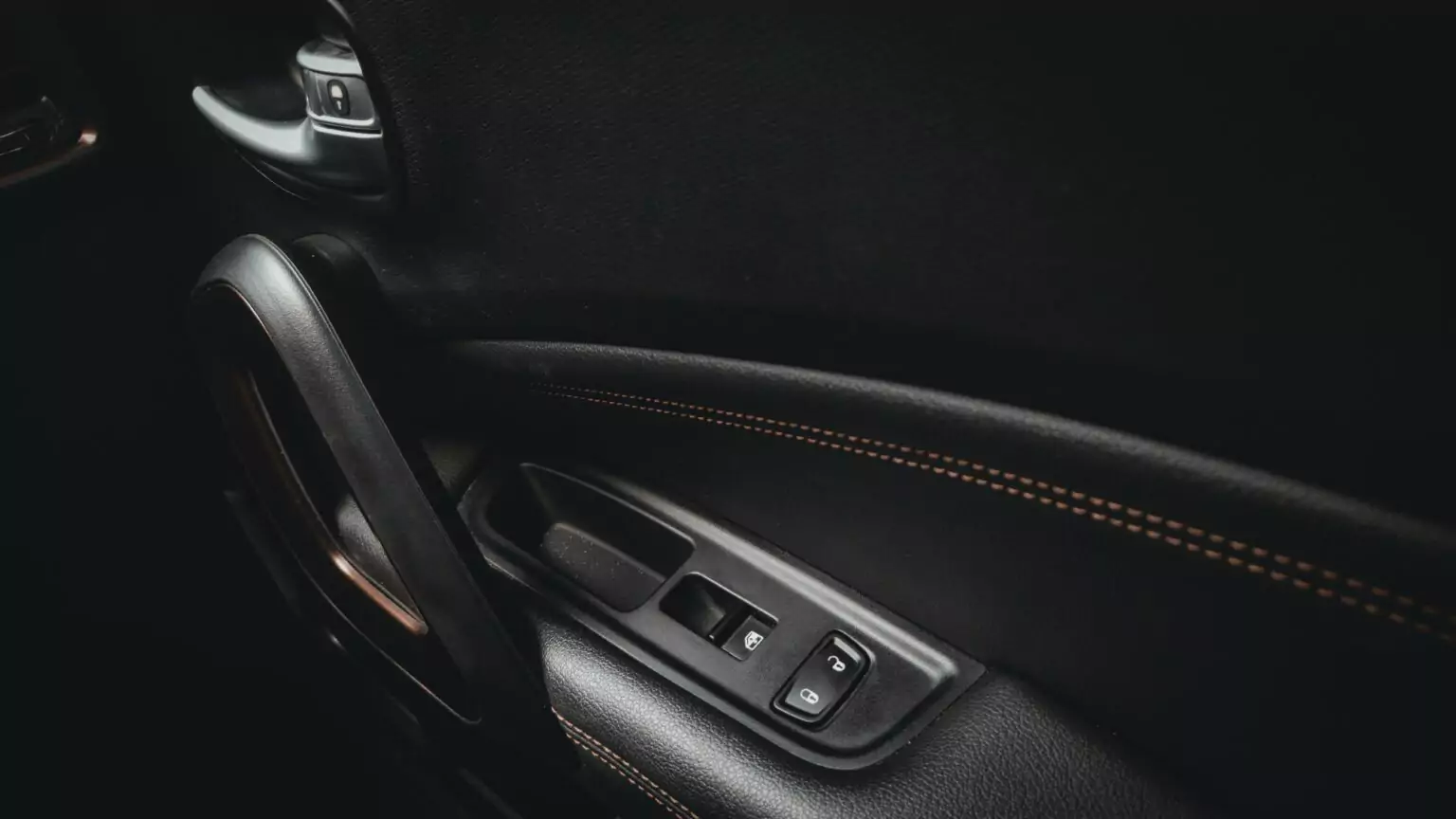 China to Ban Hidden Car Door Handles Over Safety Concerns
