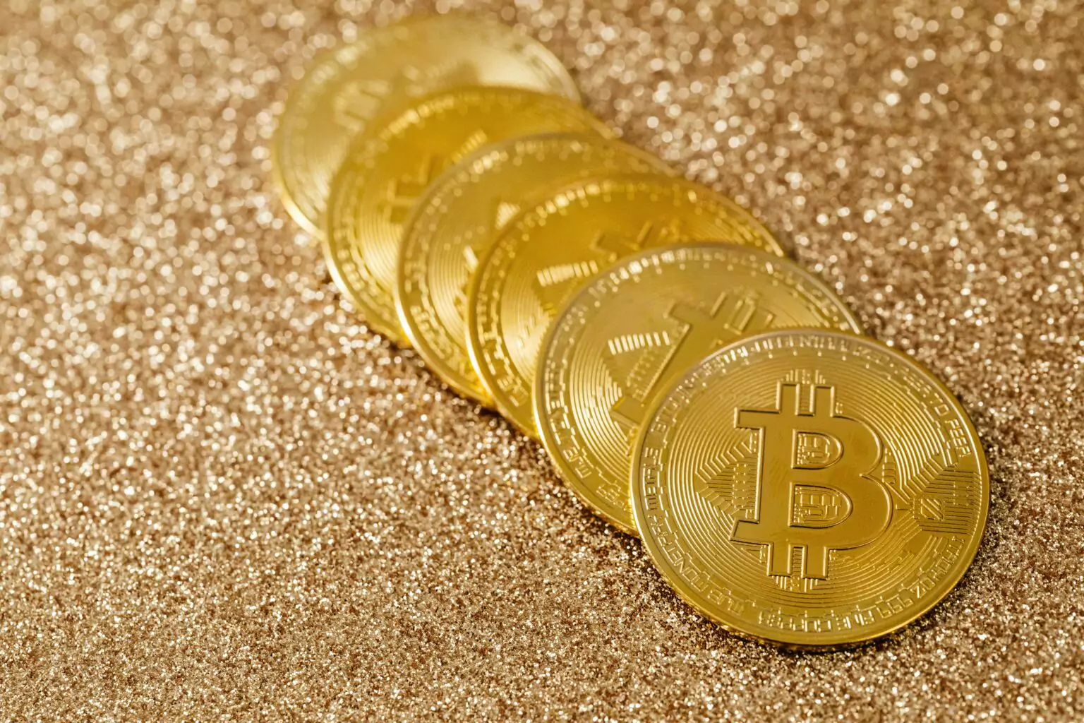 5 Critical Factors That Could End Gold’s 7-Month Green Streak
