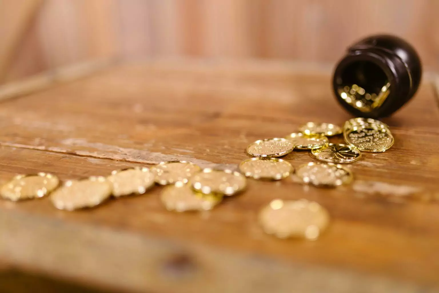 Bitcoin Faces Potential Breakdown Amid Rising Gold Prices