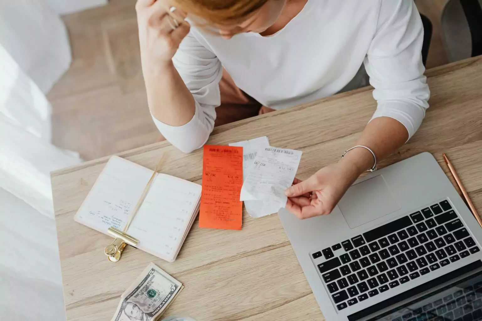 Discover vs Wise: A Comprehensive Comparison of Checking Accounts