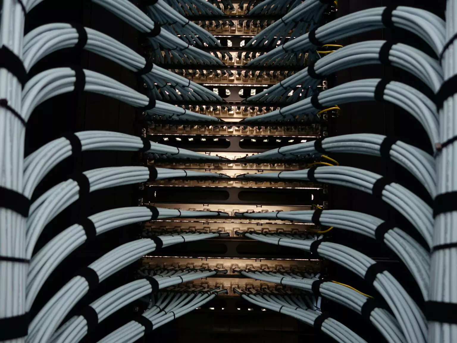 Think It’s Too Late to Buy Vertiv? Here’s Why the $15 Billion Backlog Says Otherwise