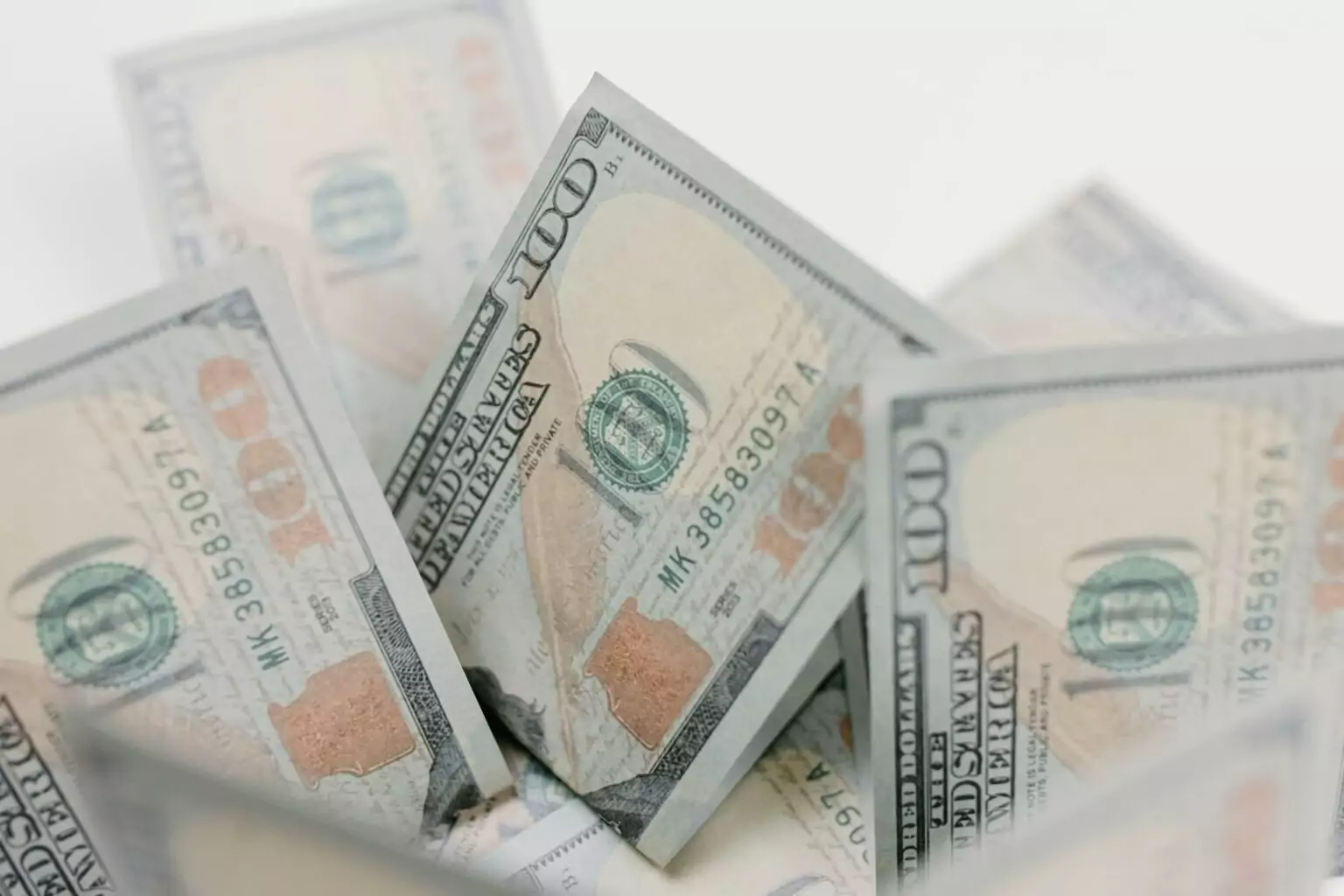 Wells Fargo vs PNC Bank: A Comprehensive Savings Interest Rate Analysis